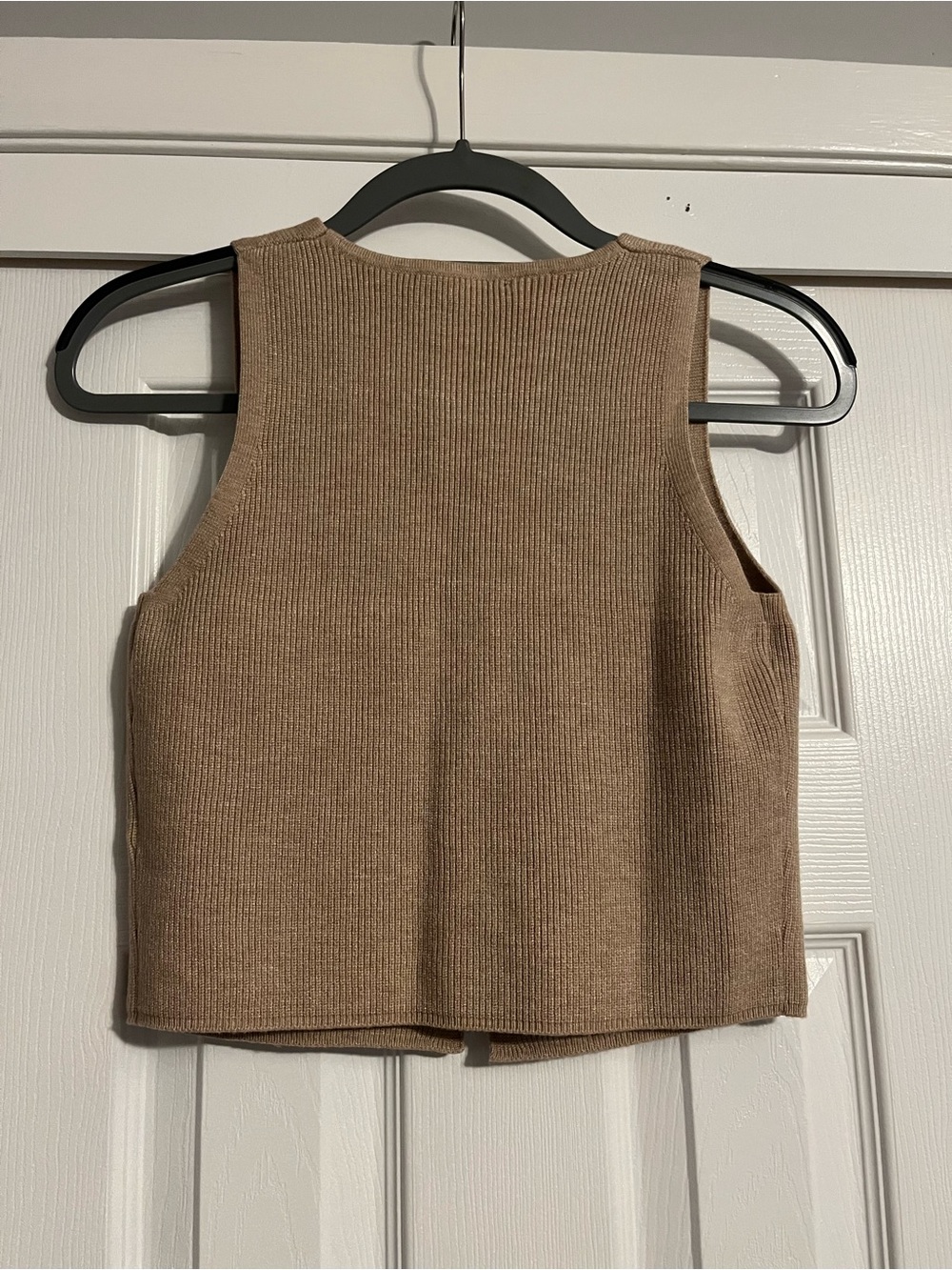 Sincerely Jules Ribbed Button Front Knit Crop Vest NWOT - Picture 4 of 4